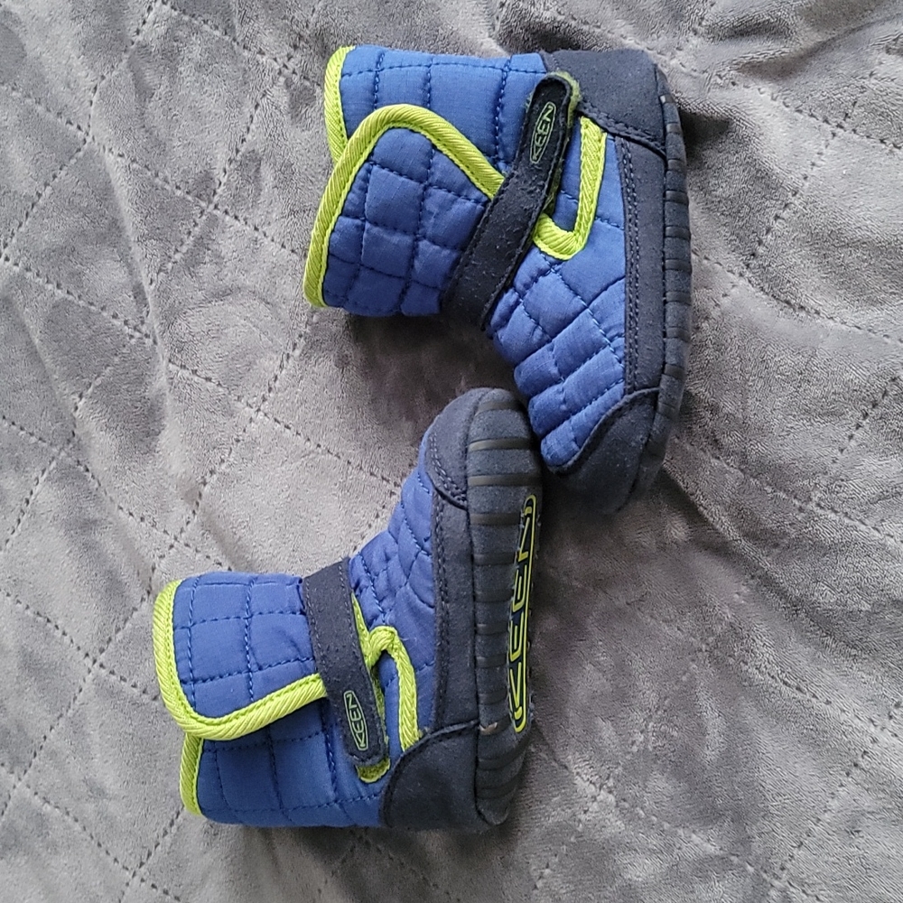 Keen booties